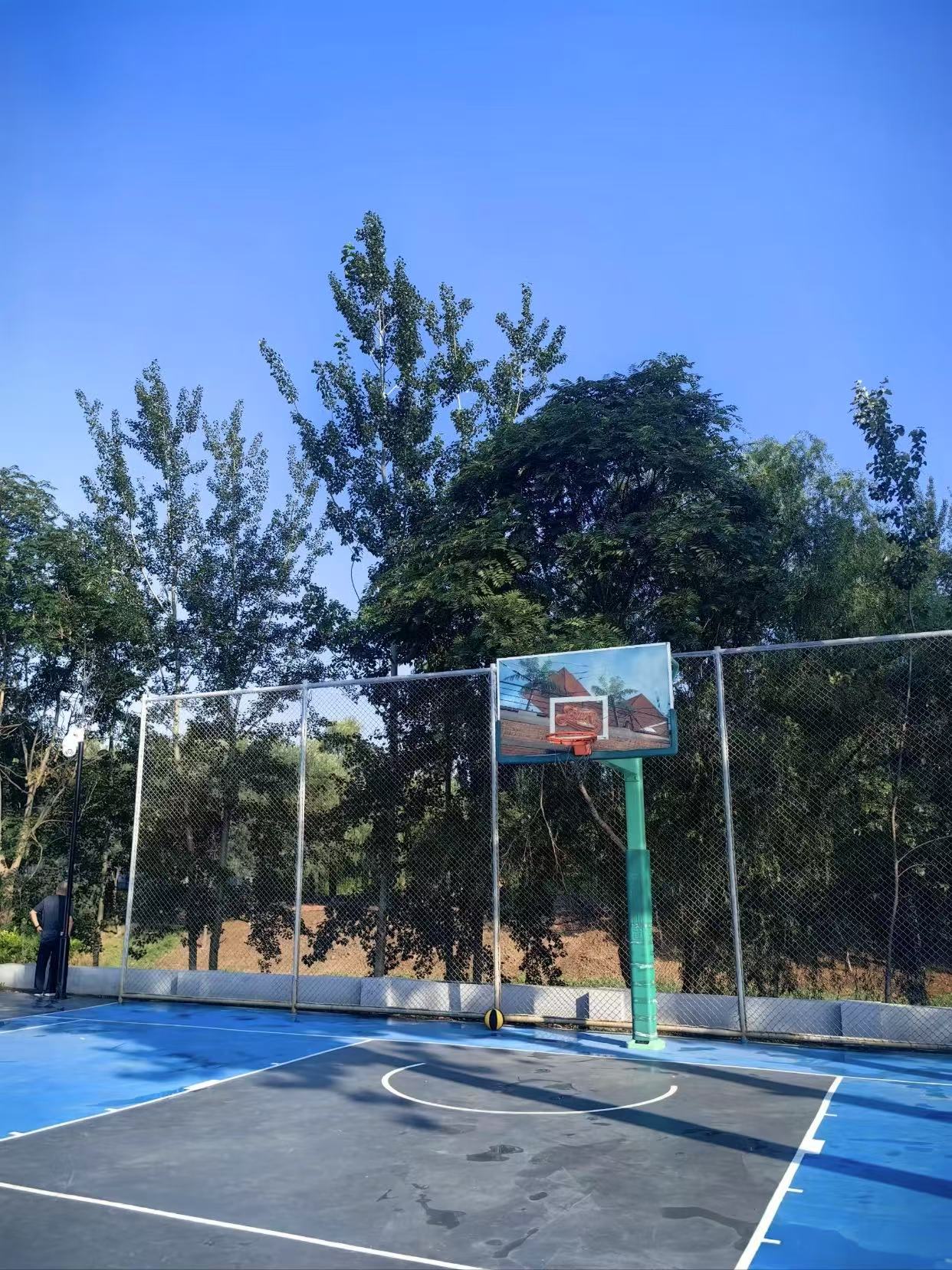 揭秘硅PU材料：运动场地的理想之选