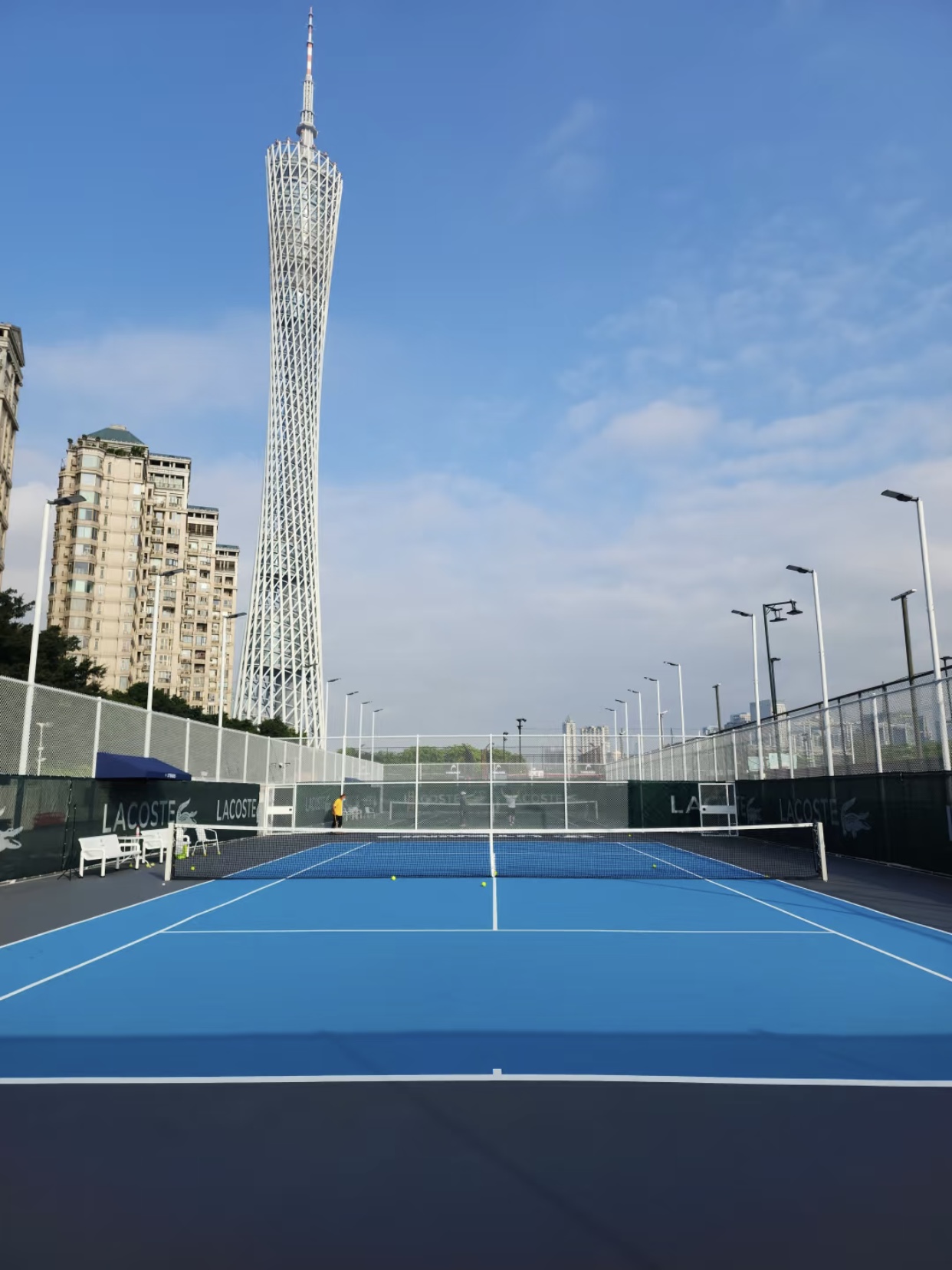 低价丙烯酸球场材料能买吗?看完再做决定