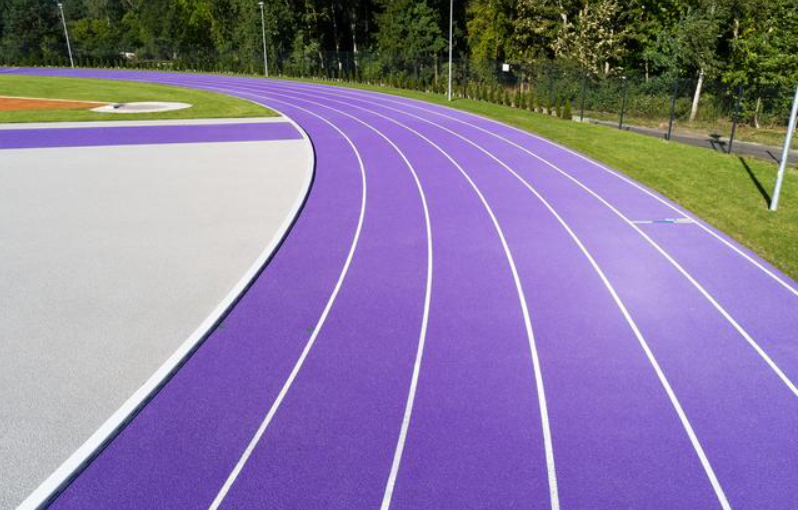 田径场比赛级跑道，必须满足什么标准？