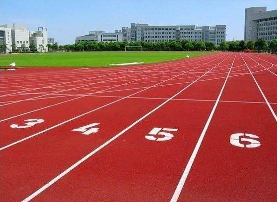 透气型与混合型塑胶跑道材料差别在哪？校园场地选材全面解析