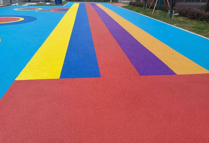 为什么不少 EPDM 场地短短两年就大面积发白？