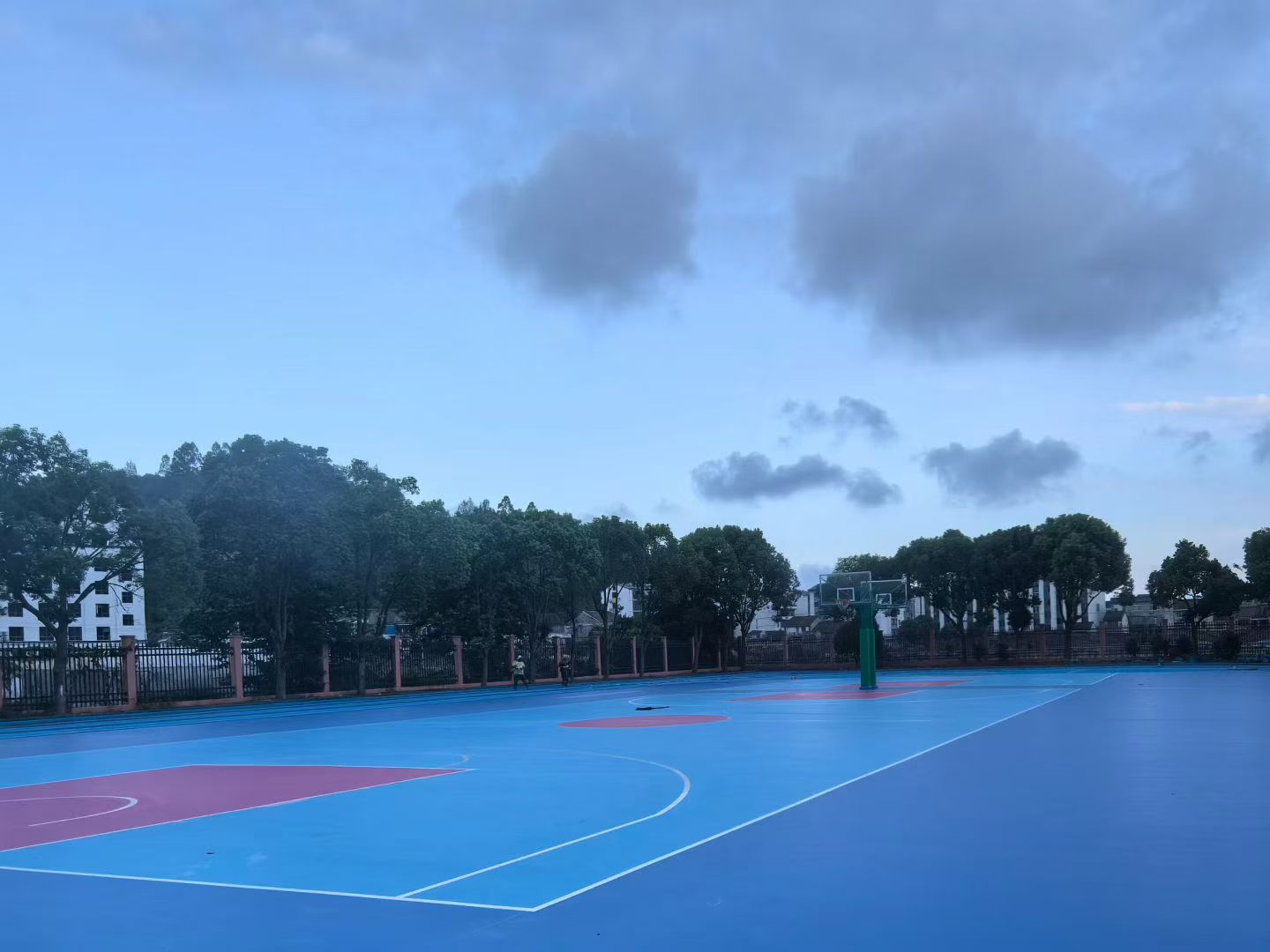 华南地区硅PU球场施工哪家靠谱？煌盛体育包工包料